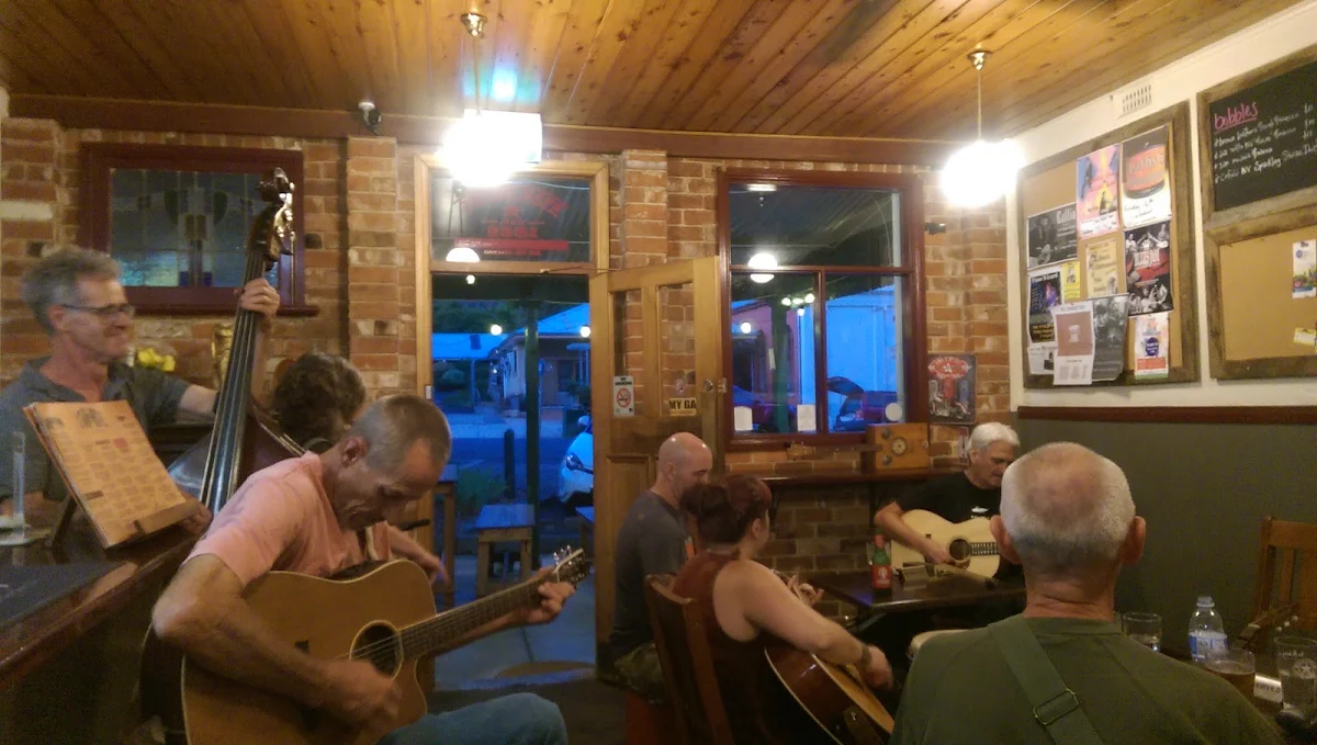 Vibe, Star Hotel Yackandandah