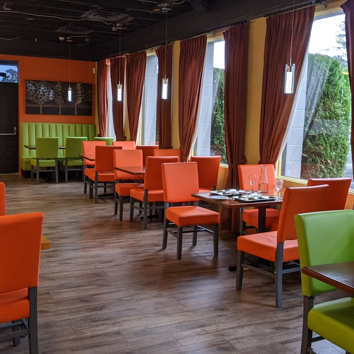Vibe, Himalaya Indian Cuisine