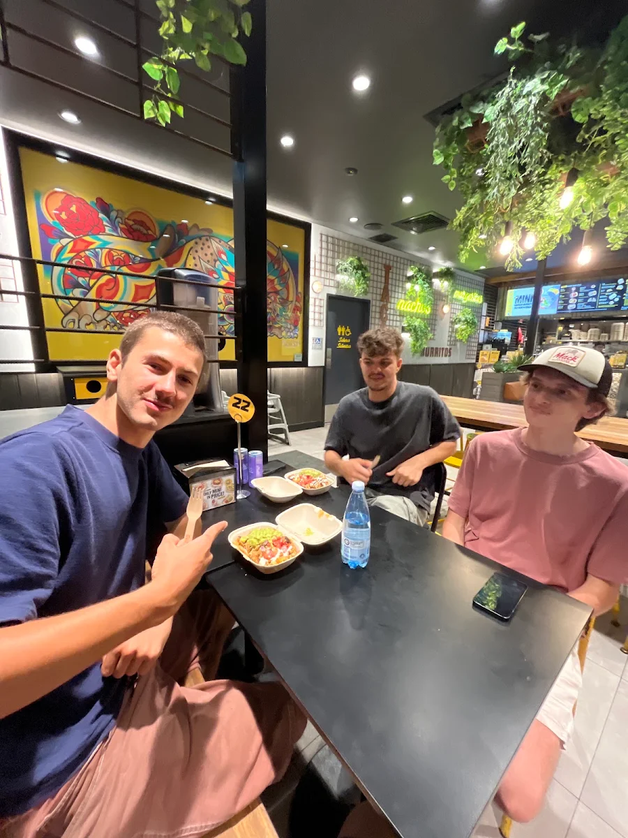 Vibe, Guzman y Gomez - Yatala