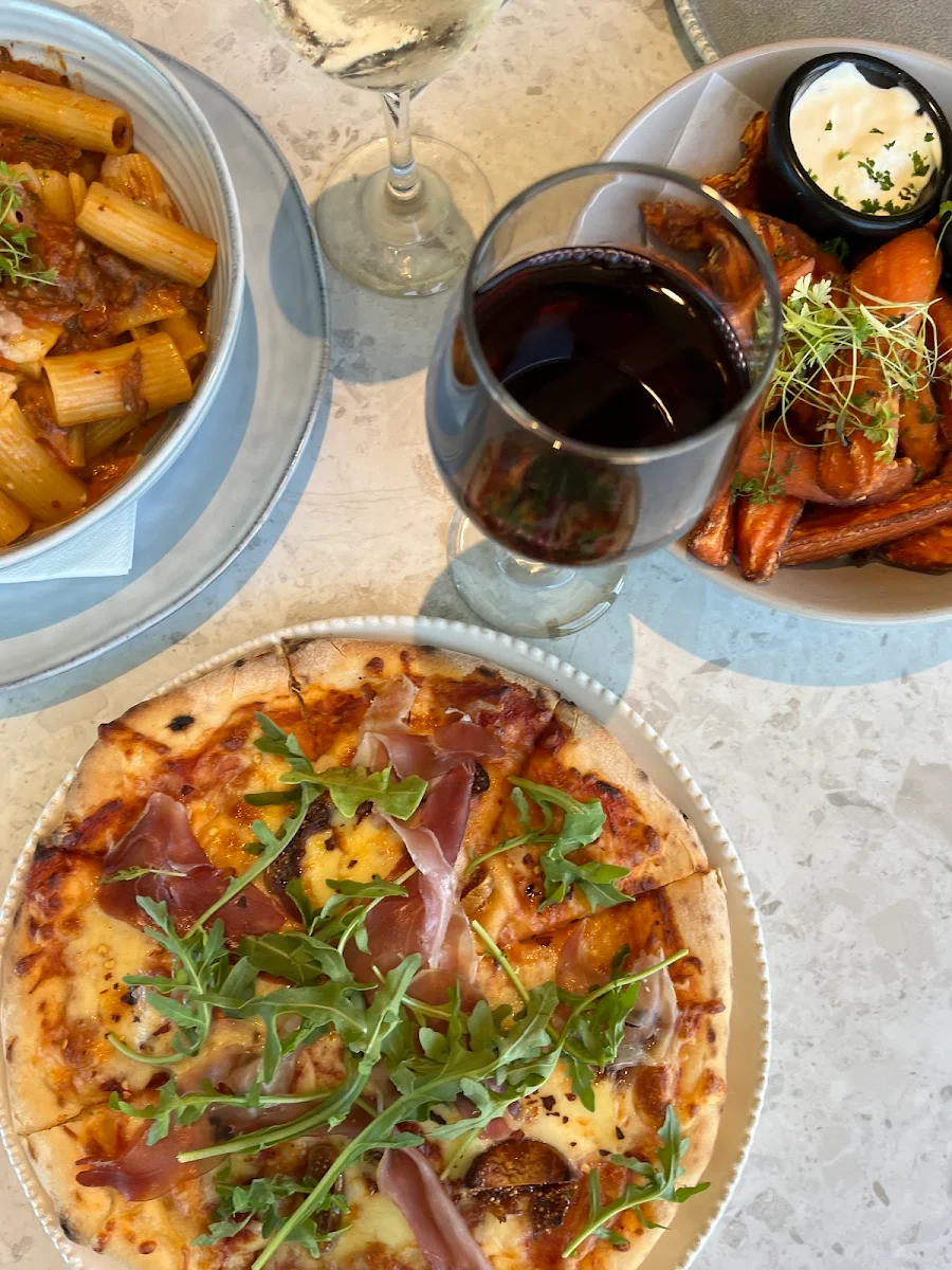 Food & drink, Ollieo Restaurant