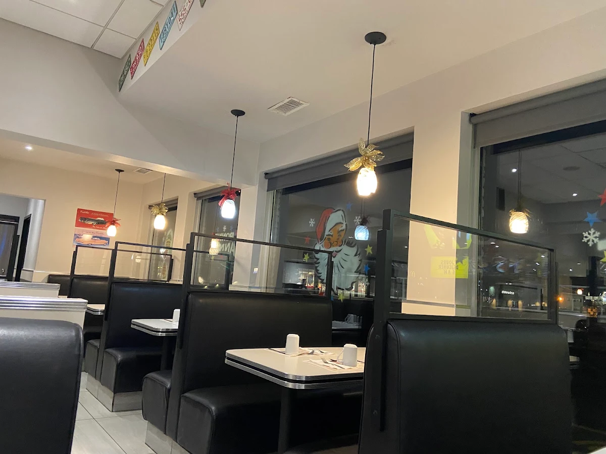 Vibe, Restaurants Pataterie La Belle Province