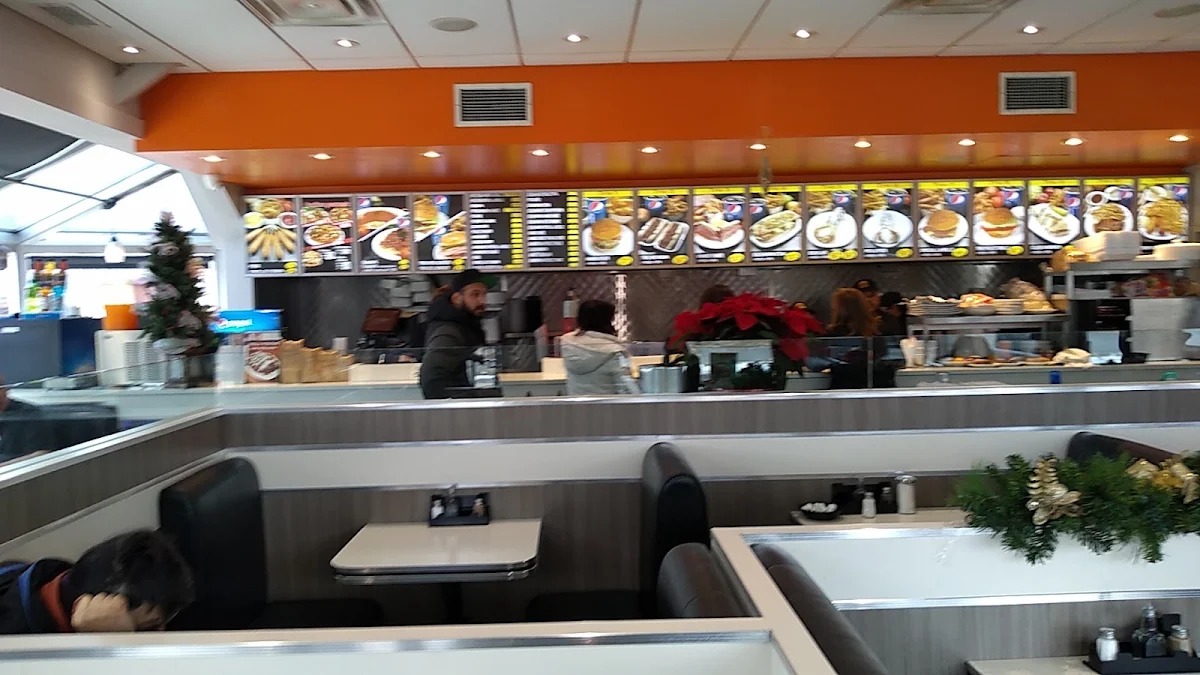 Vibe, Restaurants Pataterie La Belle Province