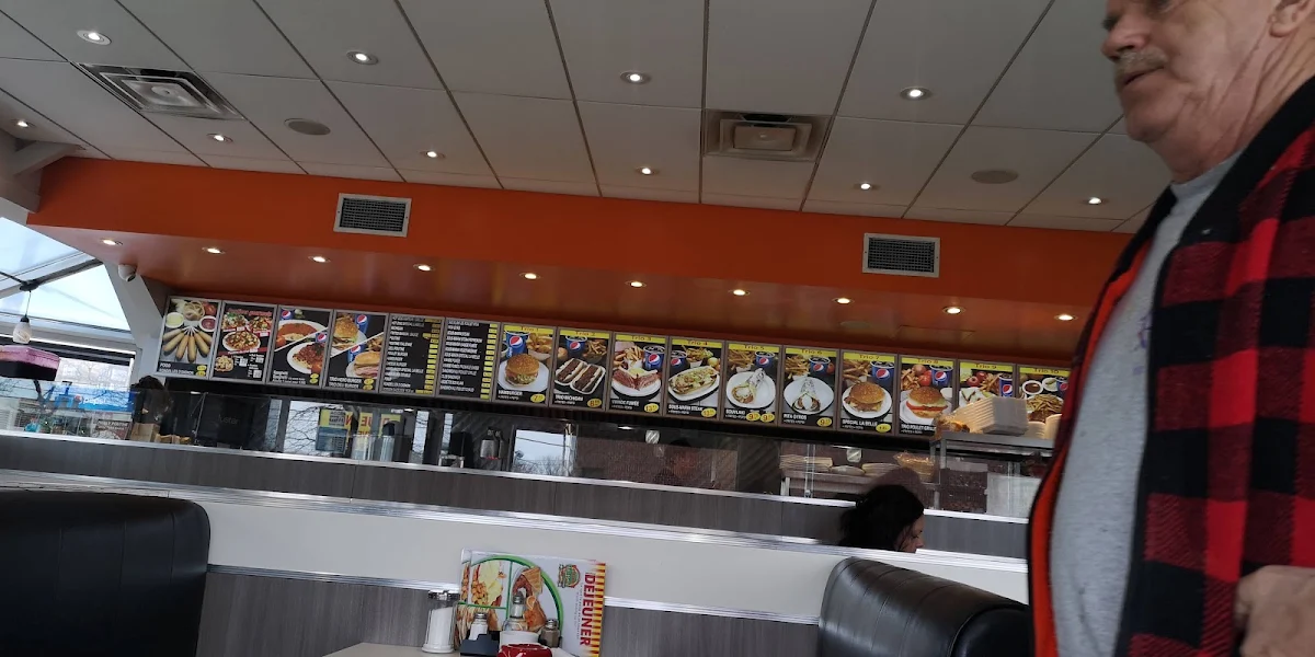 Vibe, Restaurants Pataterie La Belle Province