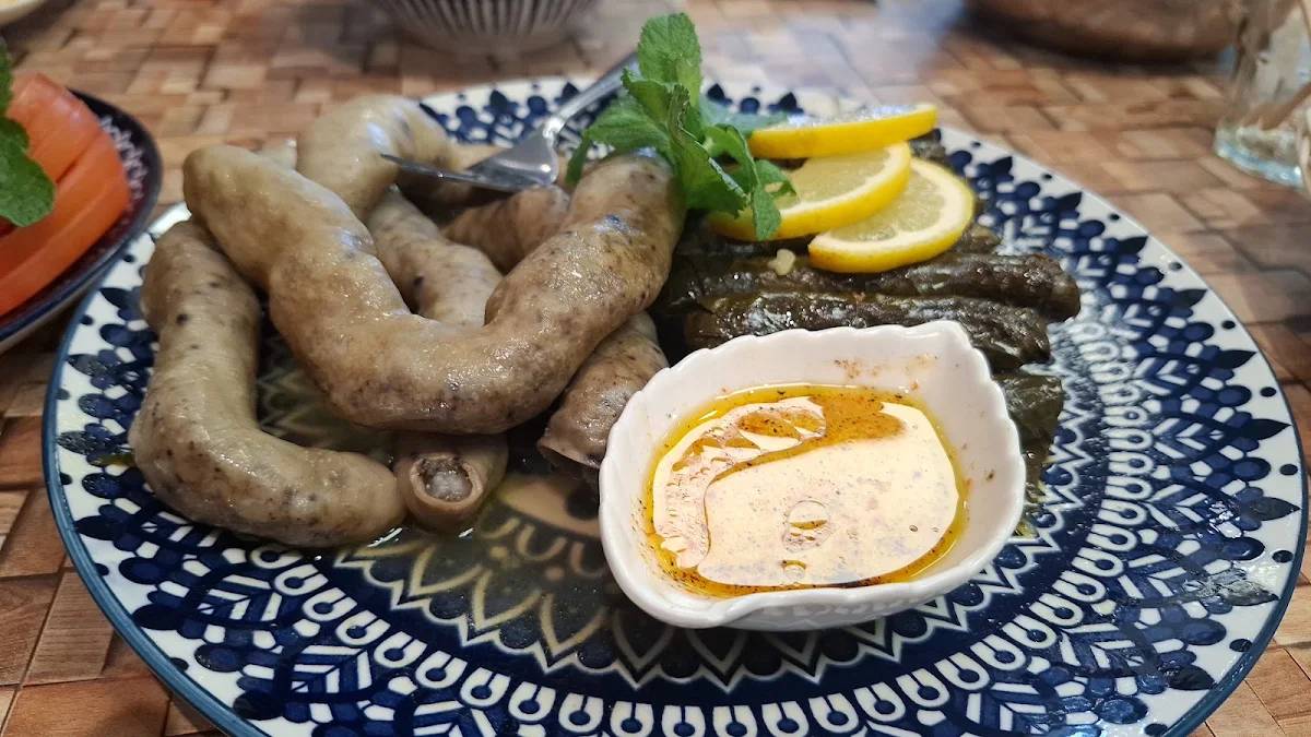 Food & drink, Kamoun Restaurant مطعم كمون لافال (حلال)