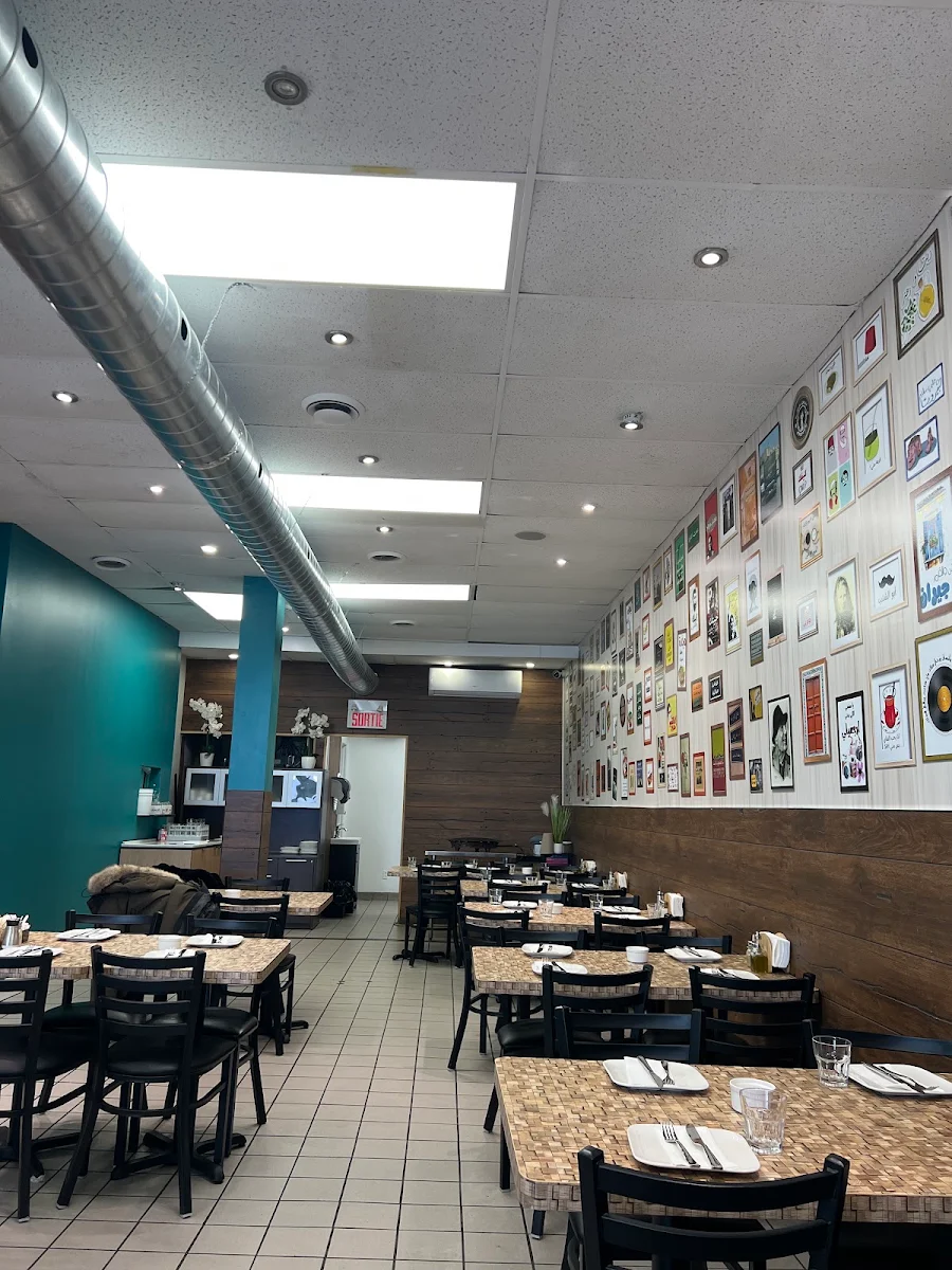 Vibe, Kamoun Restaurant مطعم كمون لافال (حلال)