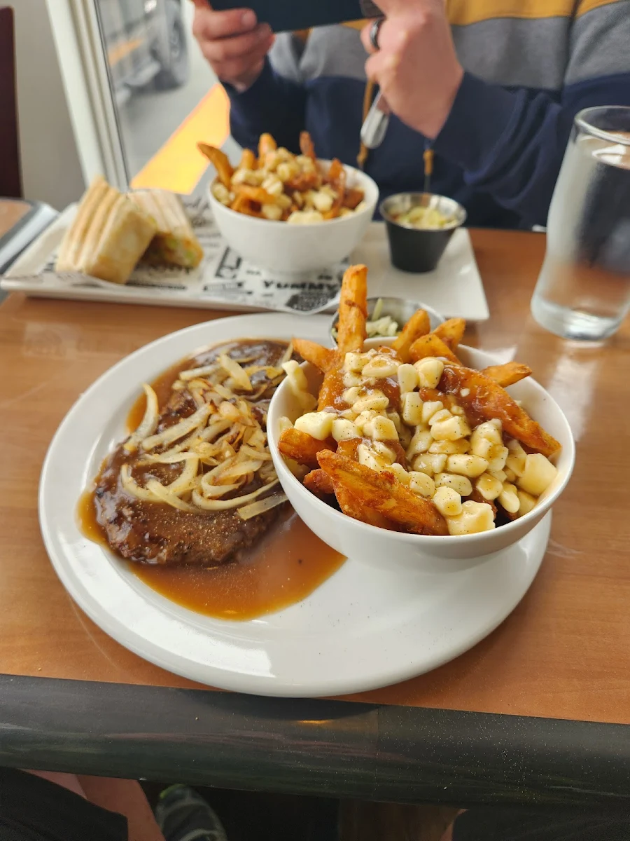 Food & drink, RESTO PUB 118