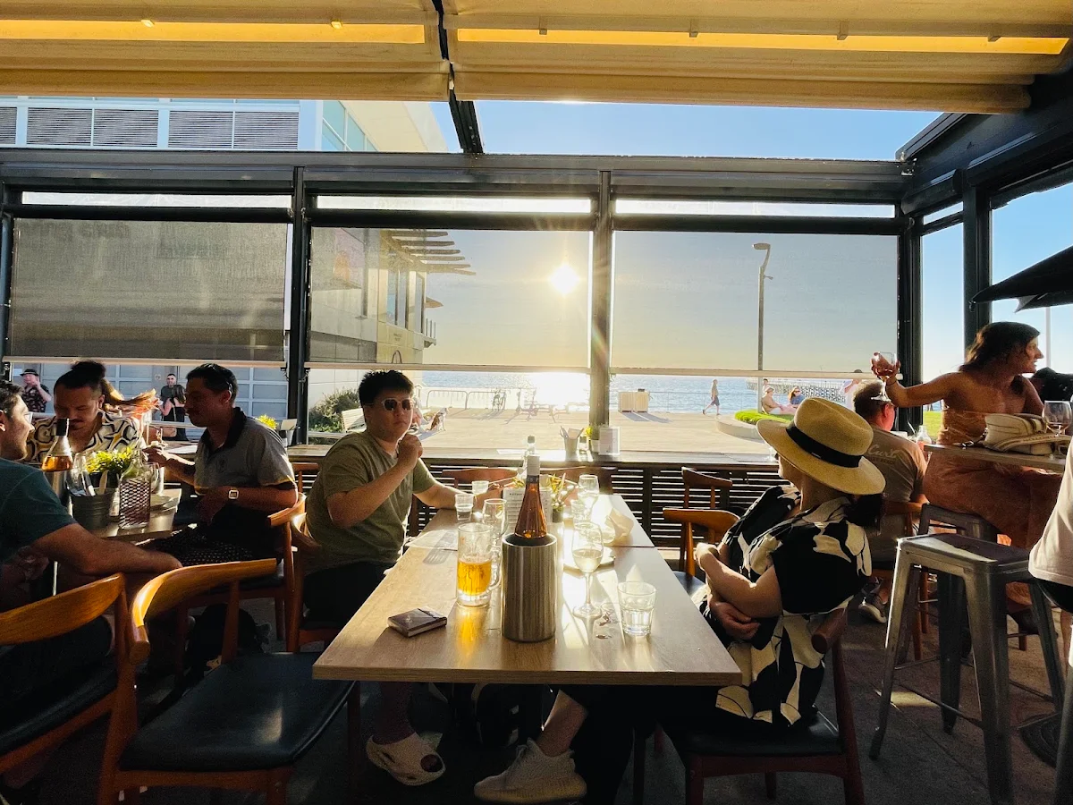 Vibe, Bacchus Bar