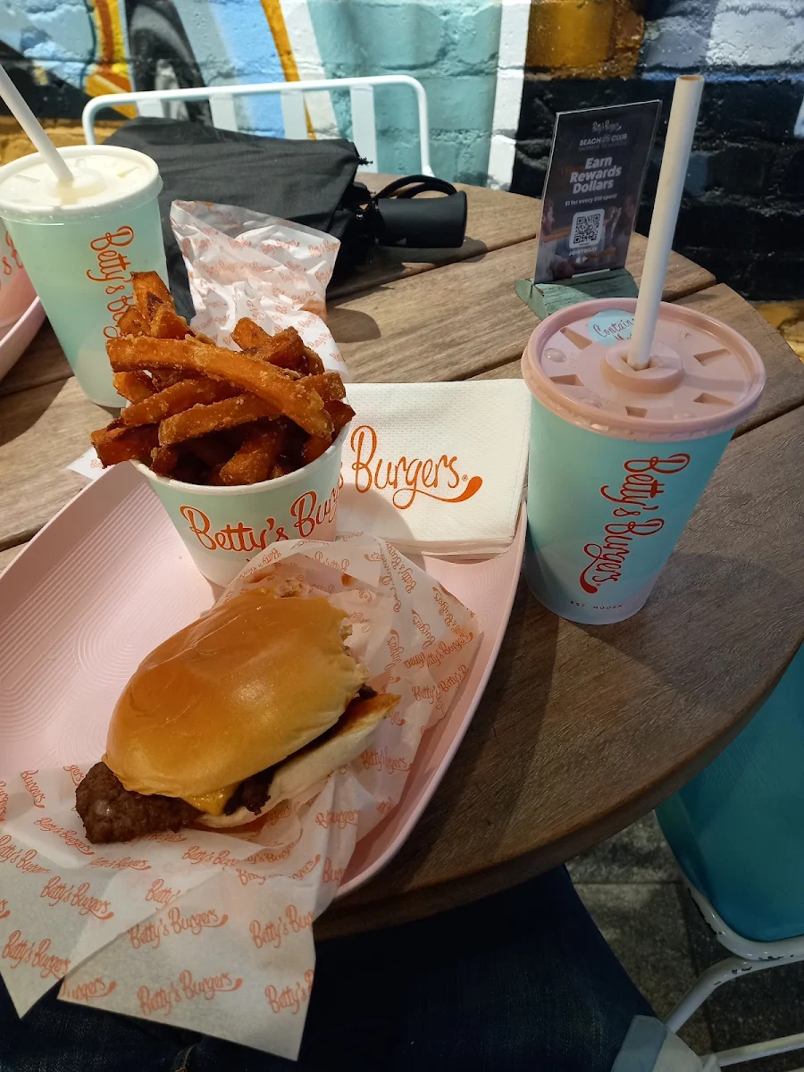 Food & drink, Betty's Burgers