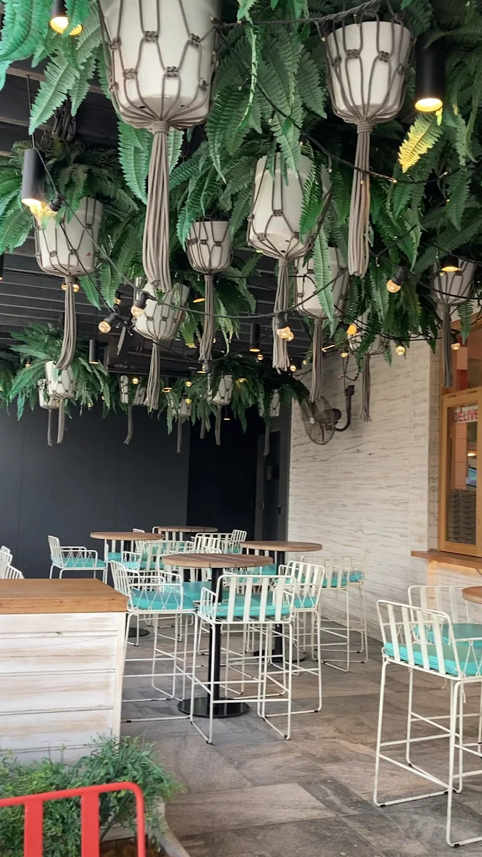 Vibe, Betty's Burgers