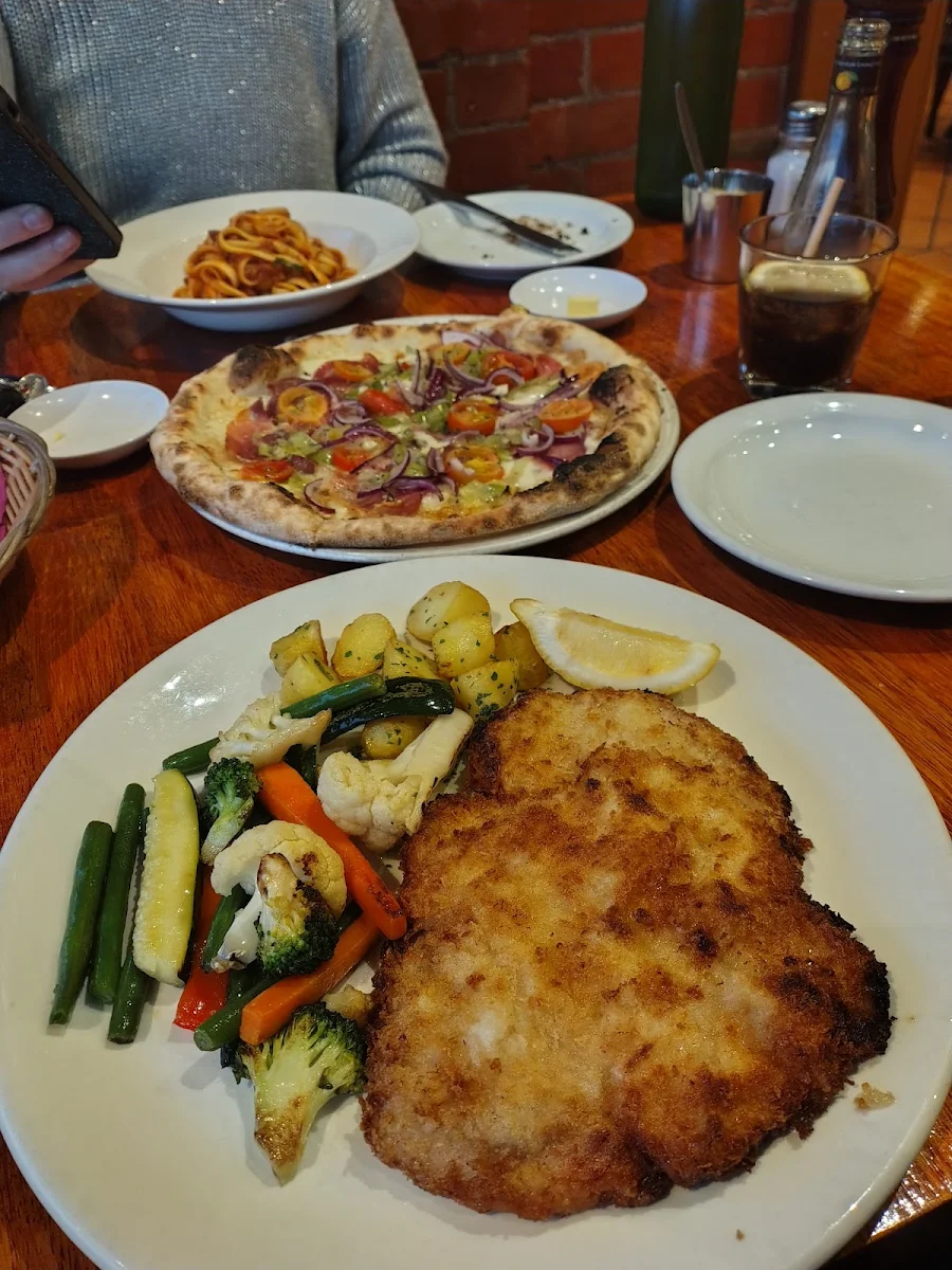 Food & drink, Da Pasquale Woodfire Pizzeria