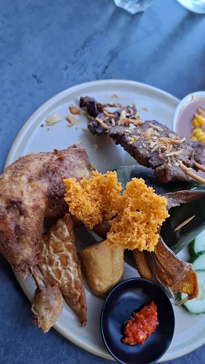 Food & drink, Tempayan Bay