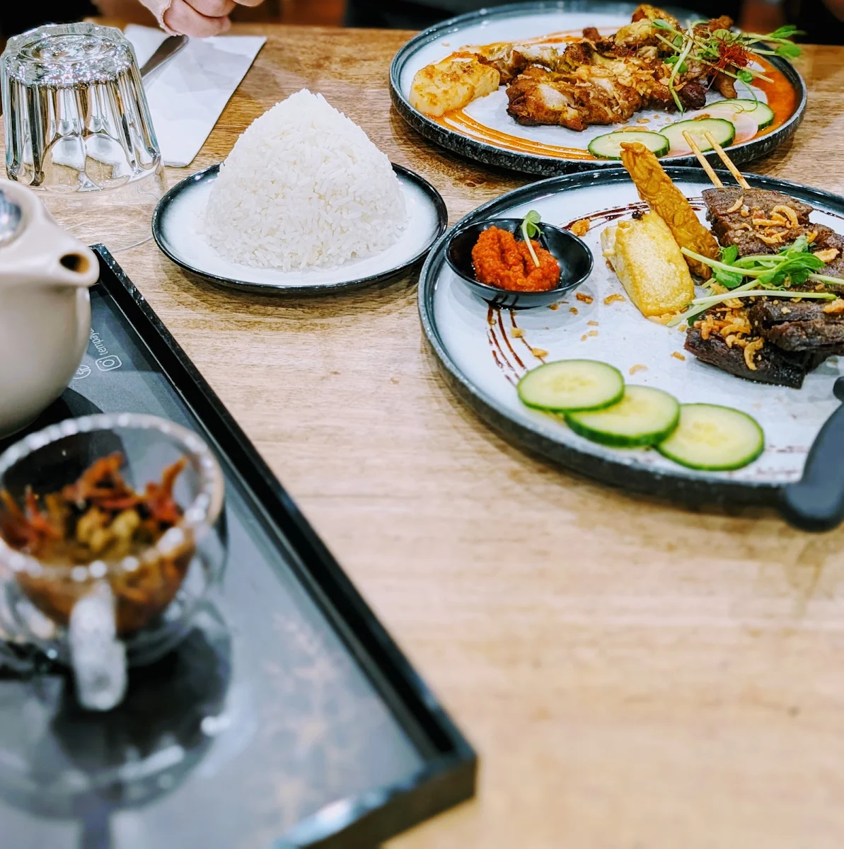 Food & drink, Tempayan Bay