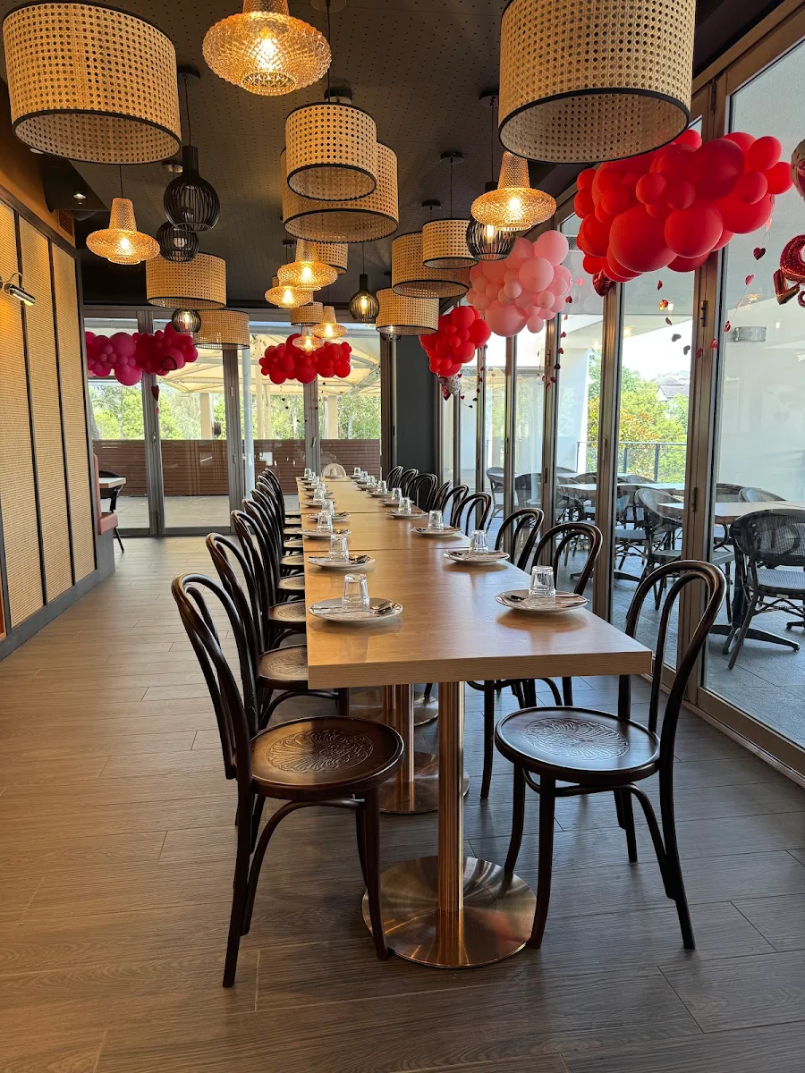 Vibe, Hyde Thai restaurant