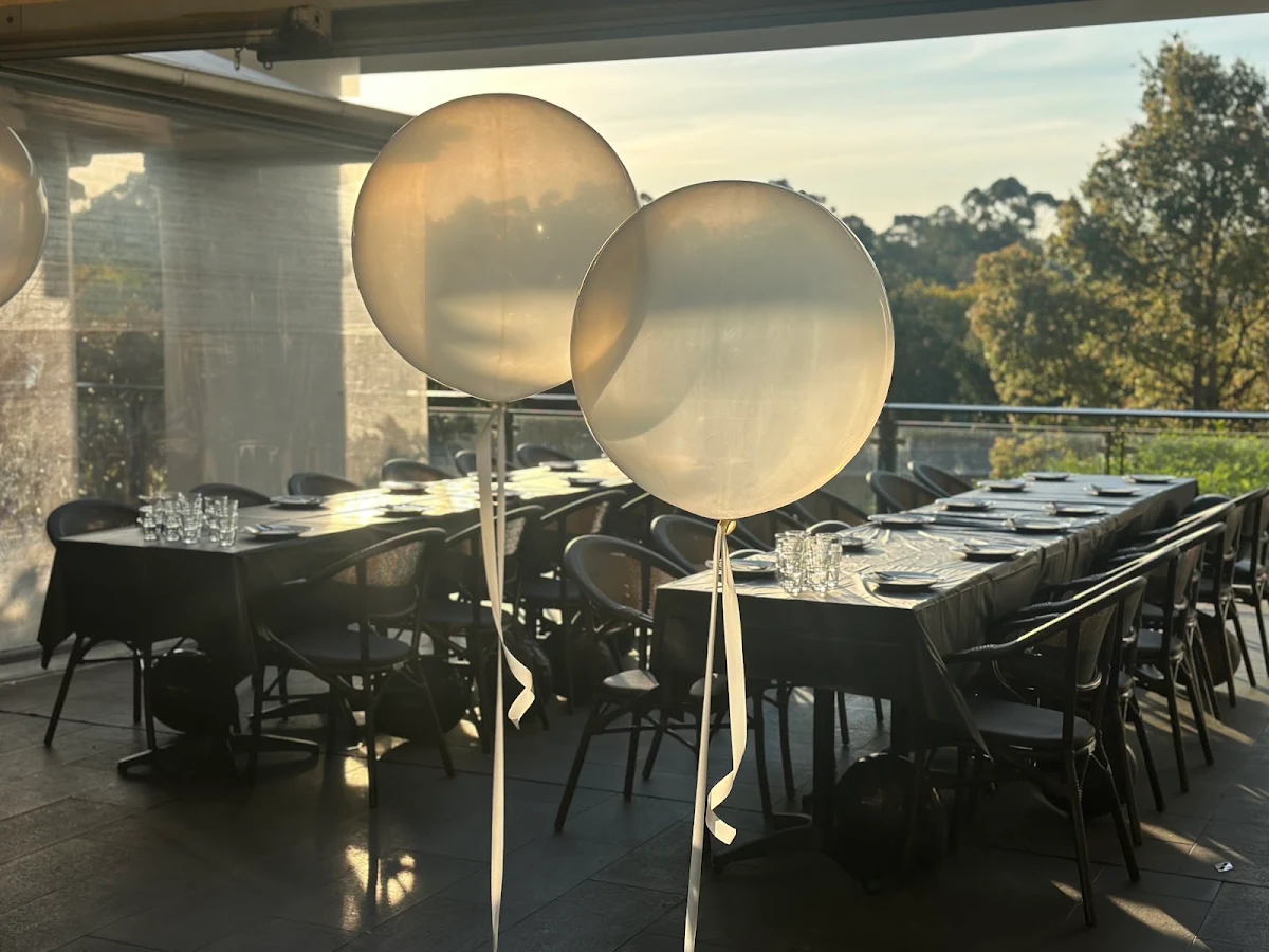 Vibe, Hyde Thai restaurant
