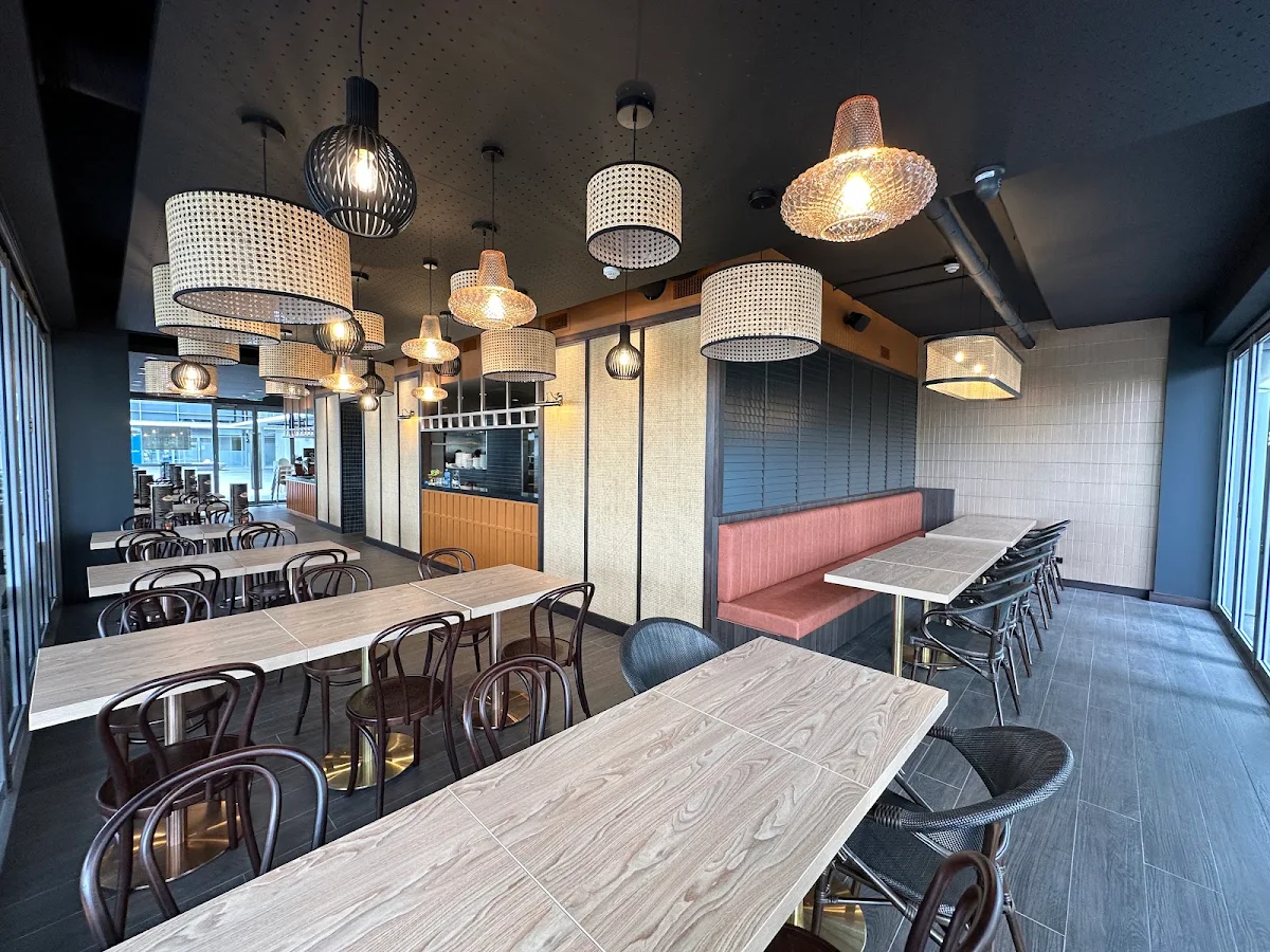 Vibe, Hyde Thai restaurant