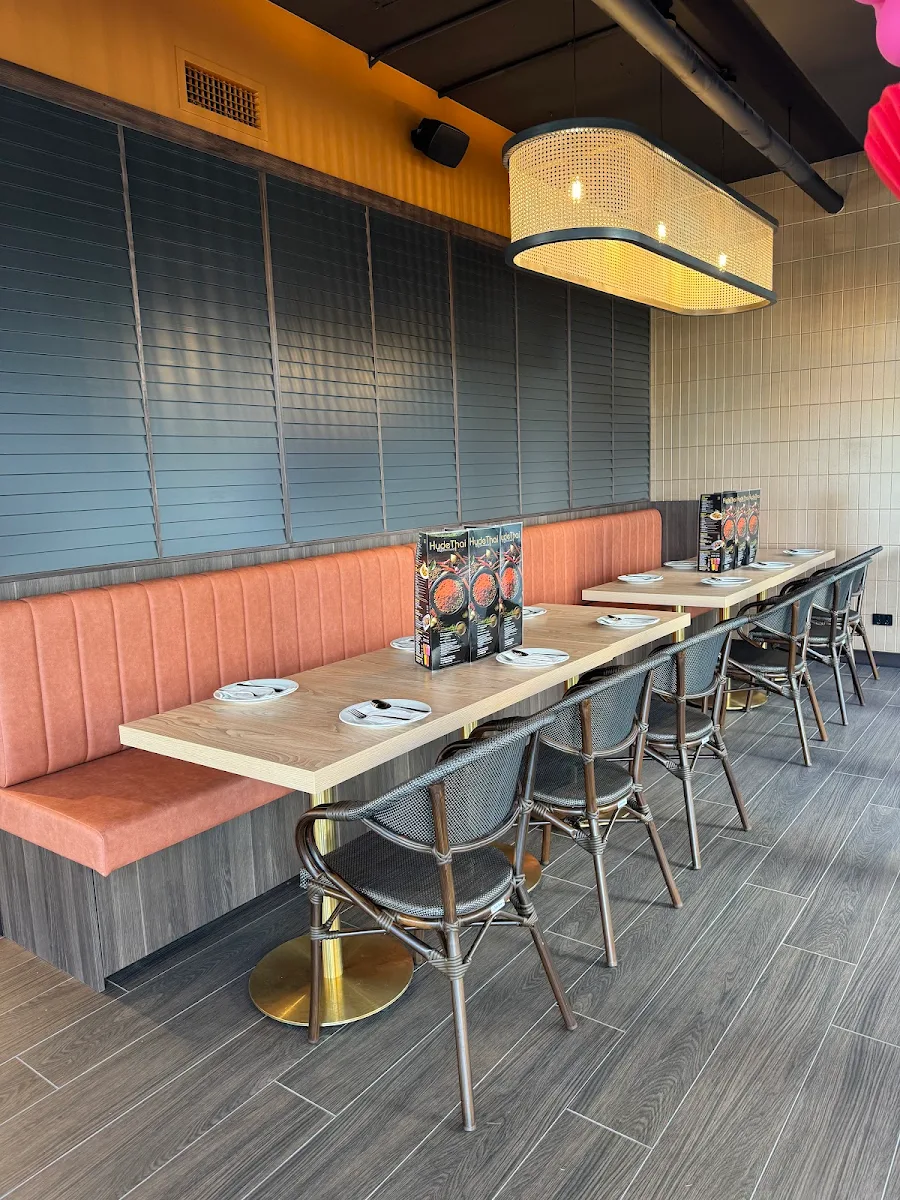 Vibe, Hyde Thai restaurant
