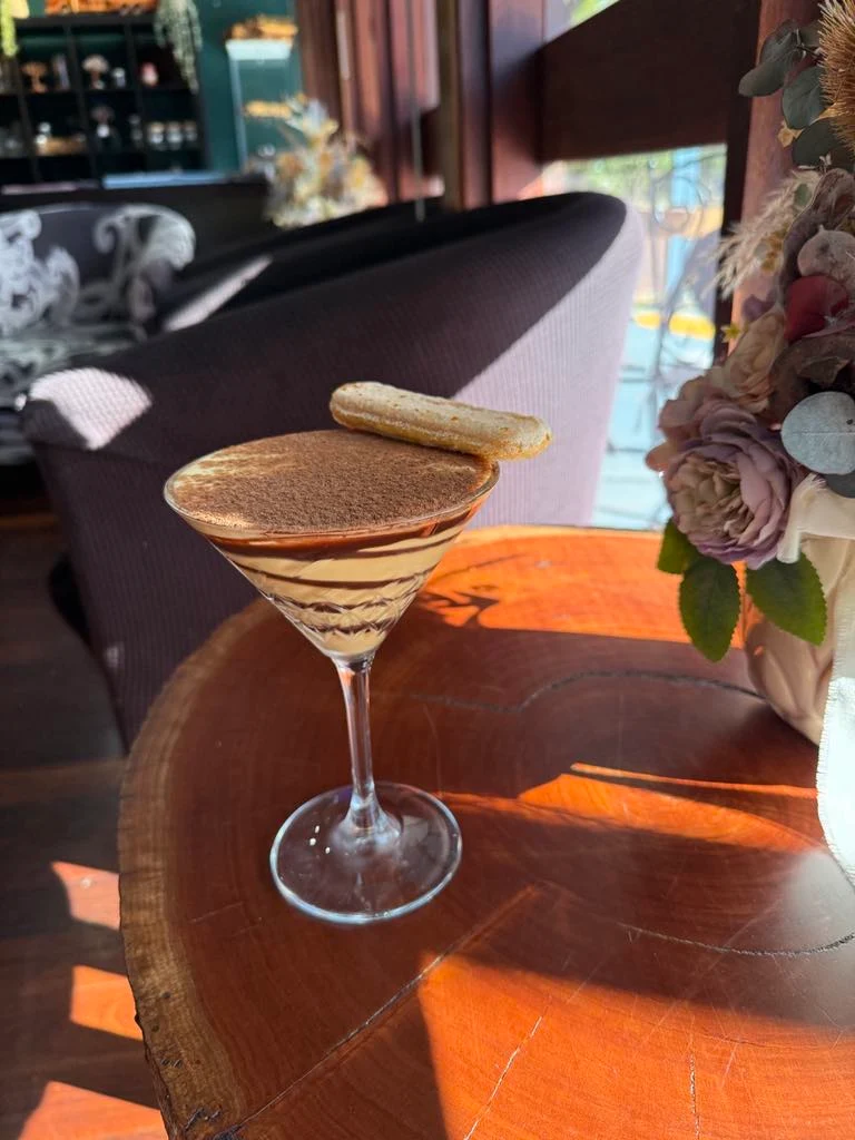Food & drink, Bistro by the Dam