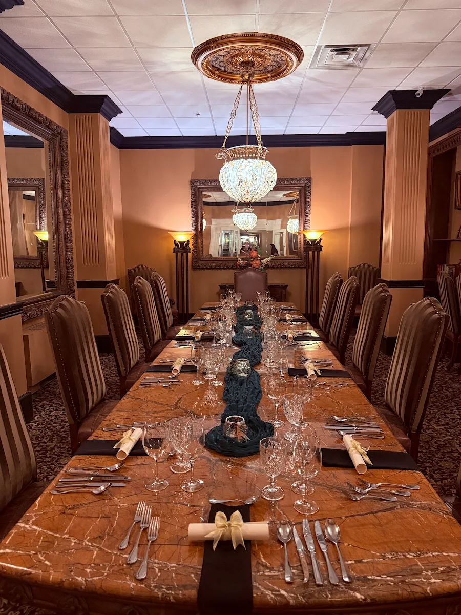 Vibe, Grant Hall Dining Room & Lounge
