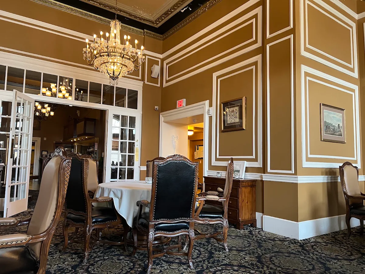 Vibe, Grant Hall Dining Room & Lounge