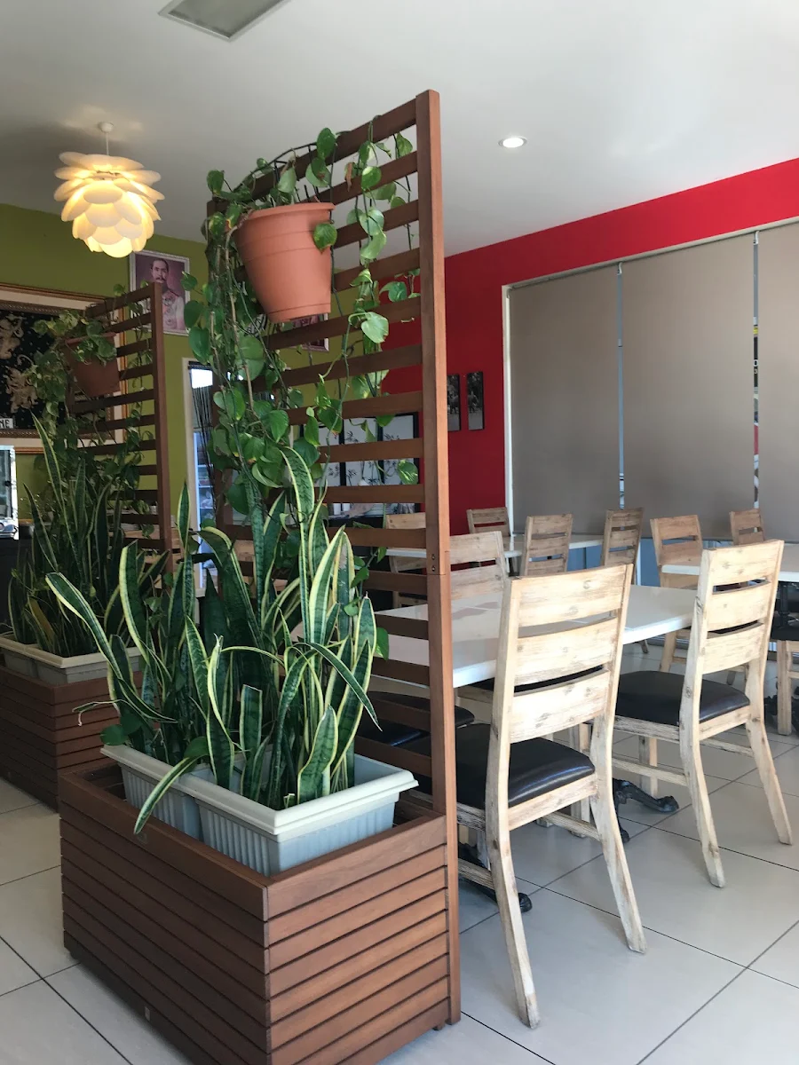 Vibe, Yai’s Thai Takeaway & Cafe