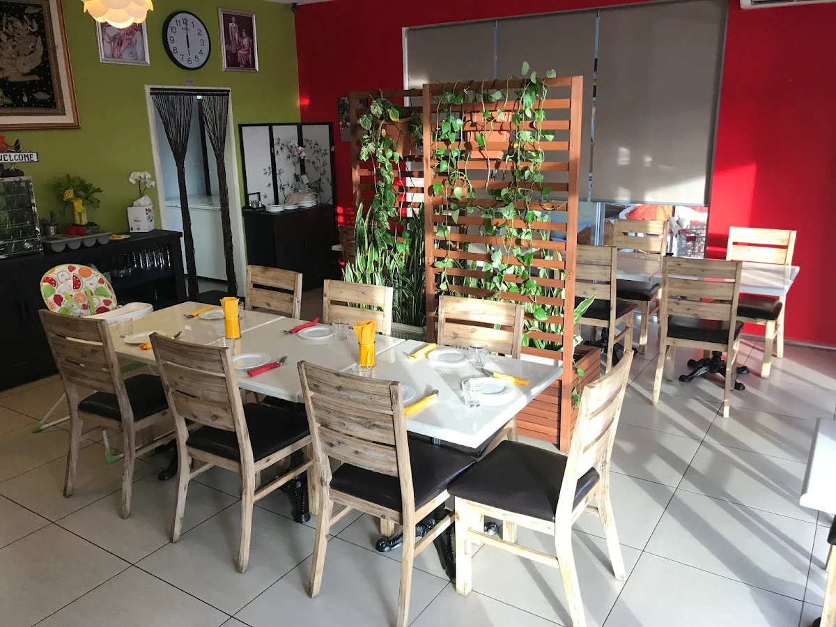 Vibe, Yai’s Thai Takeaway & Cafe