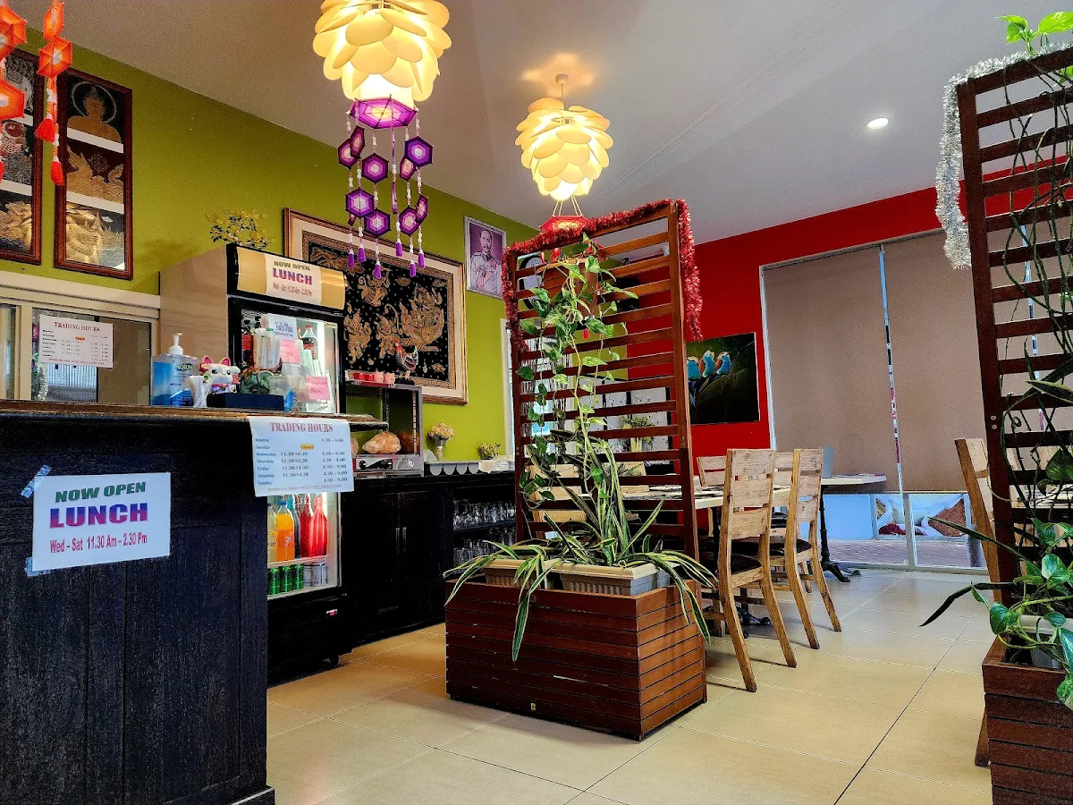 Vibe, Yai’s Thai Takeaway & Cafe