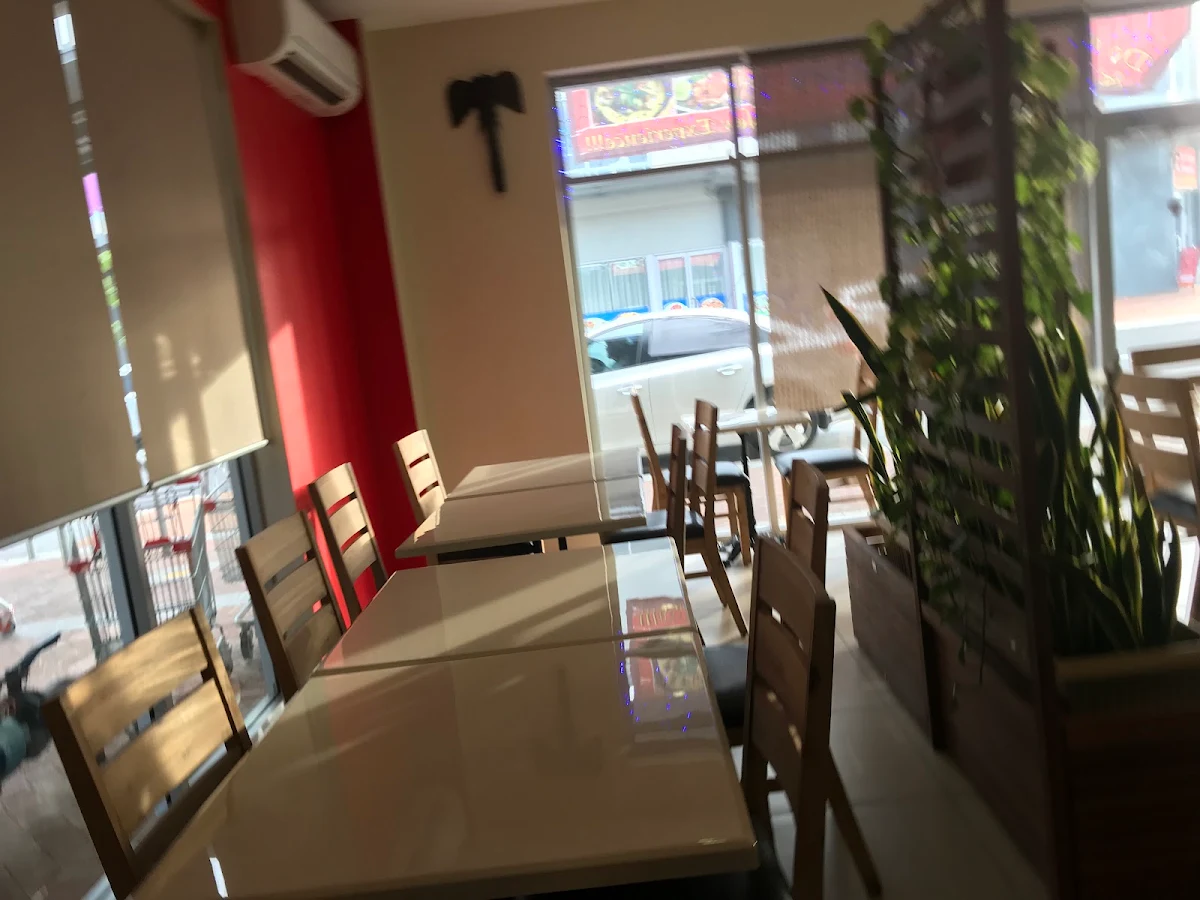 Vibe, Yai’s Thai Takeaway & Cafe