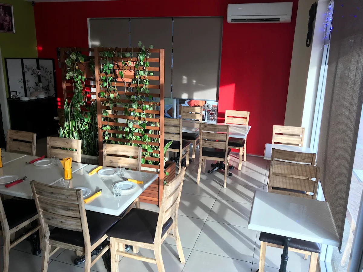 Vibe, Yai’s Thai Takeaway & Cafe