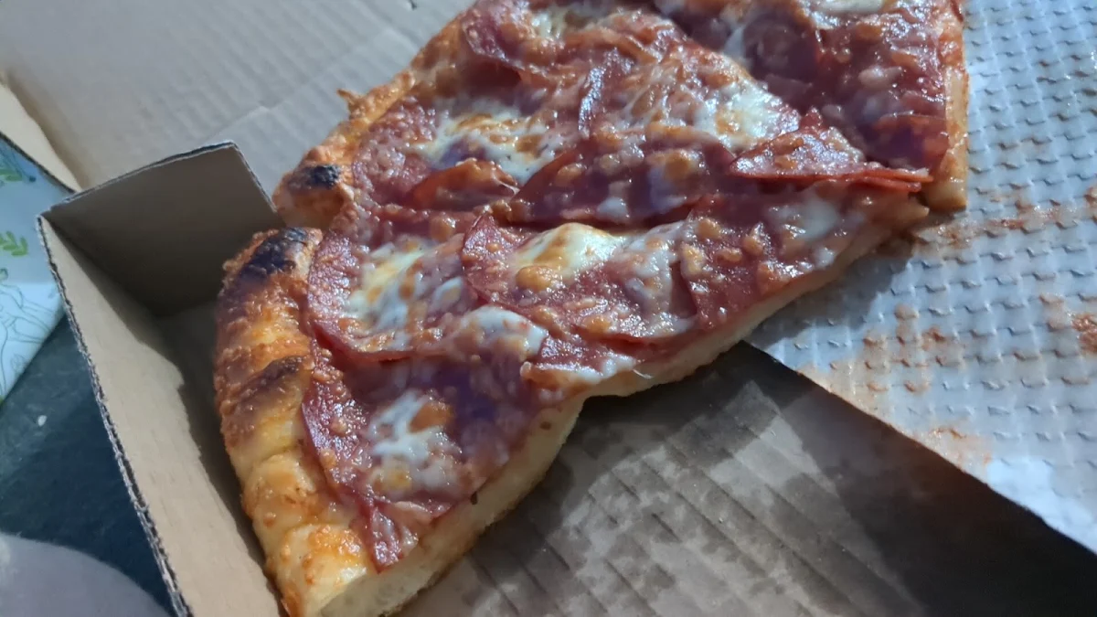 Food & drink, Pandosy pizza