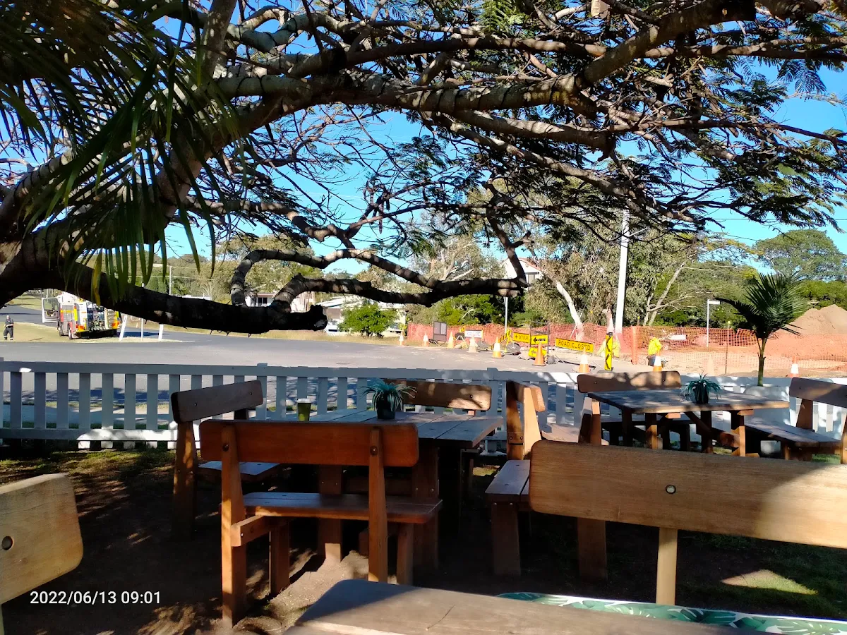 Vibe, Two Sisters Coffee Bar
