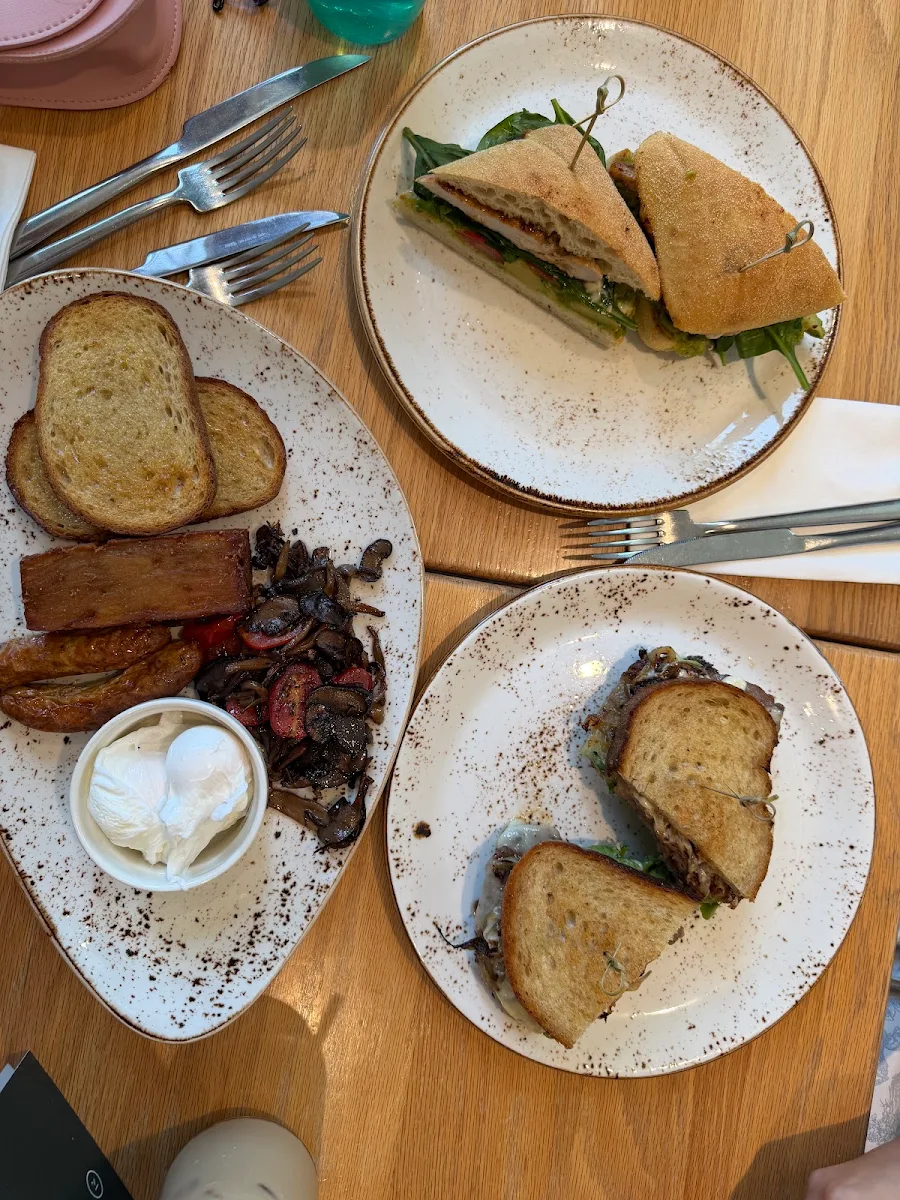 Food & drink, Ruex Cafe and Bar