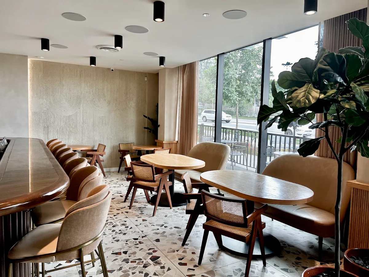 Vibe, Ruex Cafe and Bar
