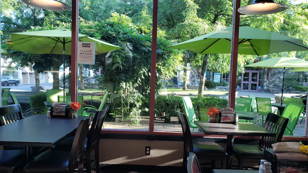 Vibe, Village Eatery