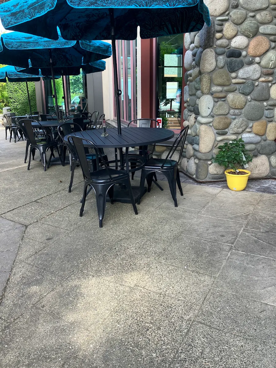 Vibe, Village Eatery