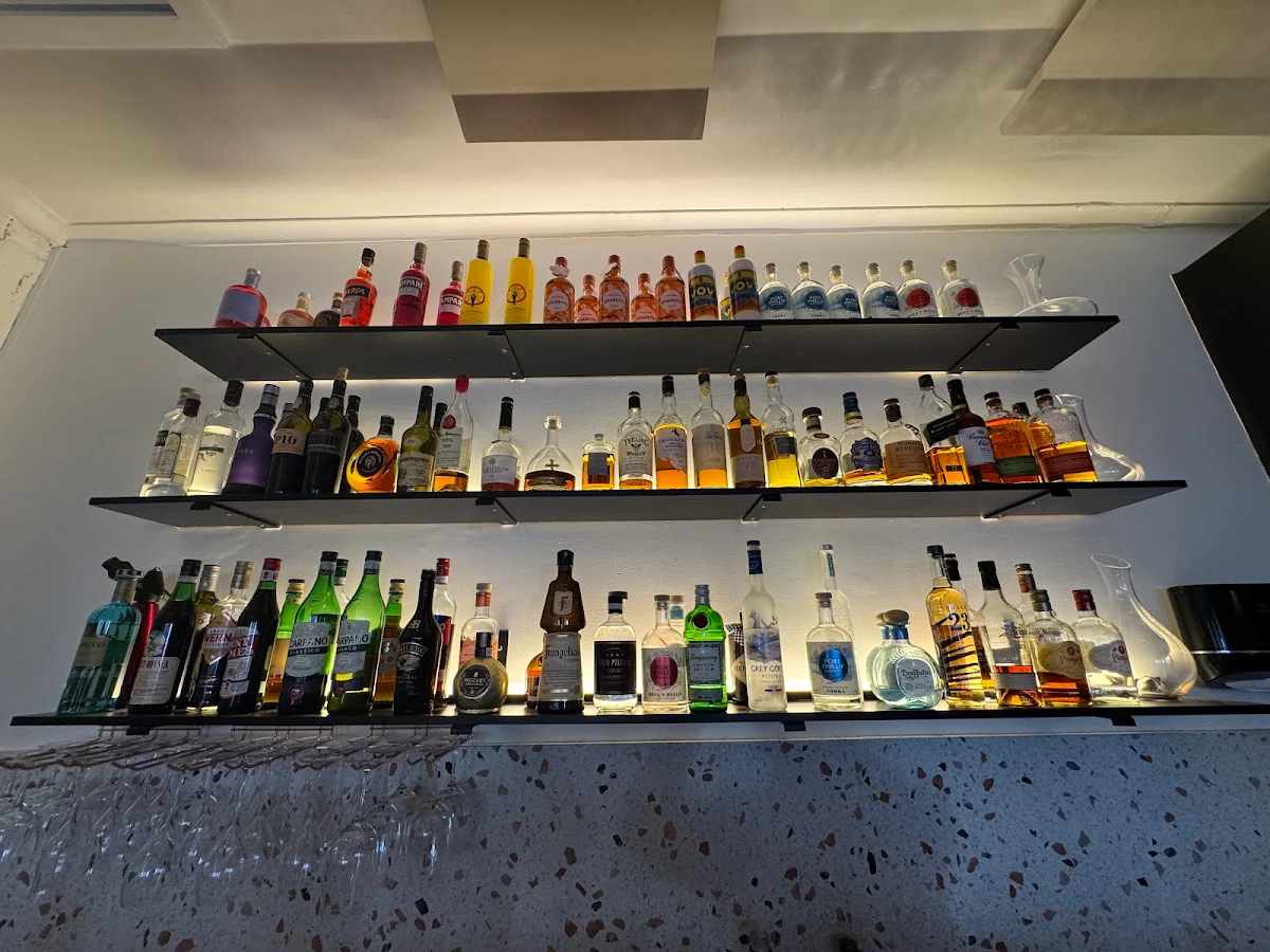 Vibe, Buono Restaurant & Bar