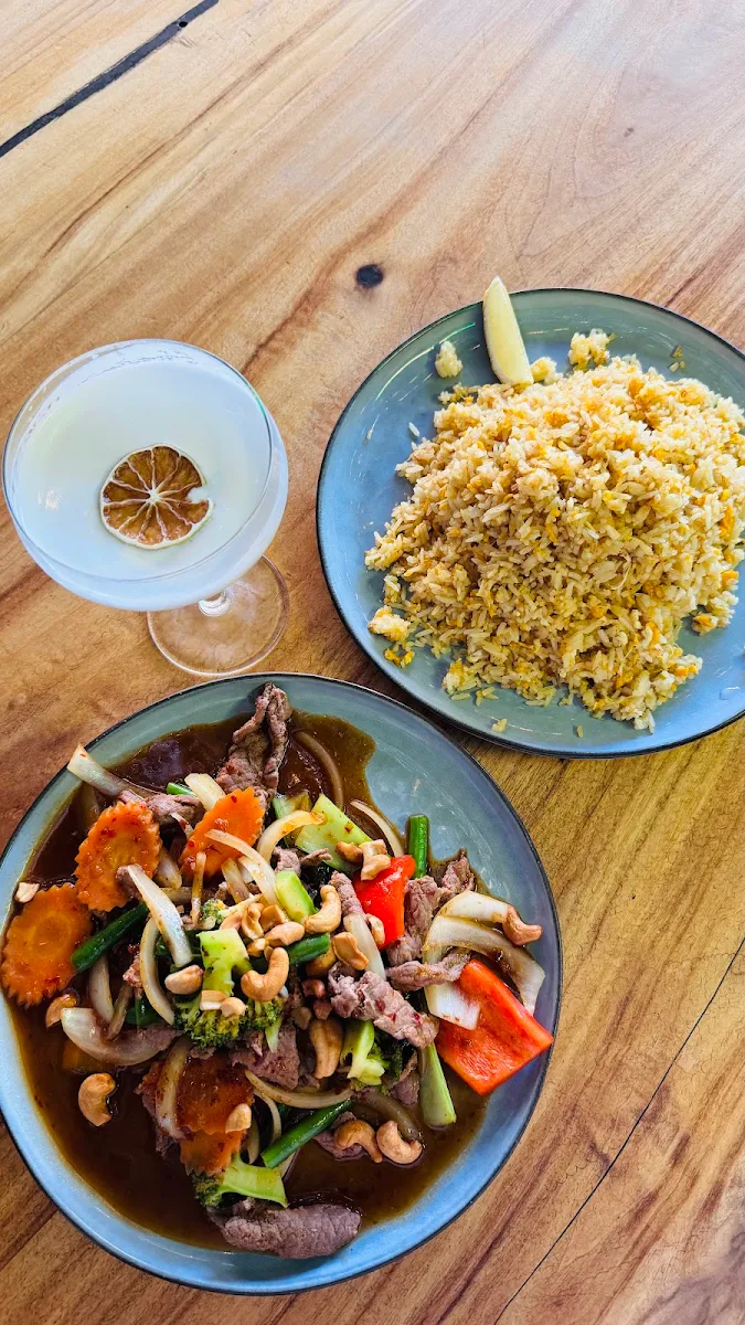 Food & drink, Thai La-Ong Social