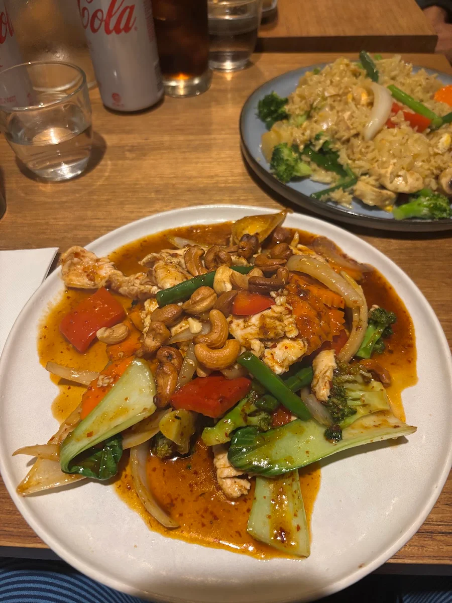 Food & drink, Thai La-Ong Social