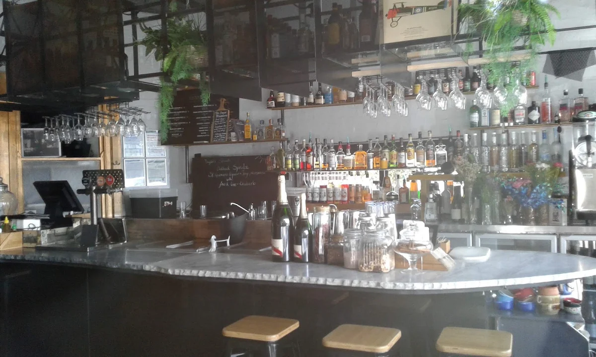 Vibe, Hawker Bar