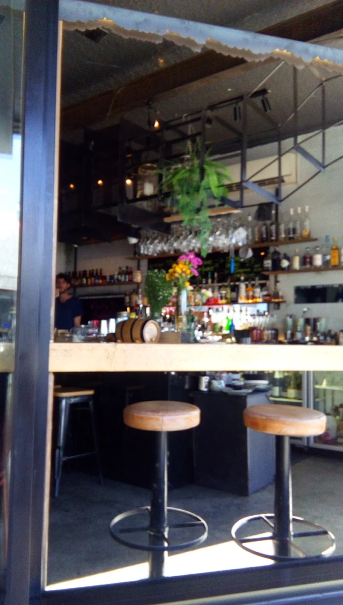 Vibe, Hawker Bar