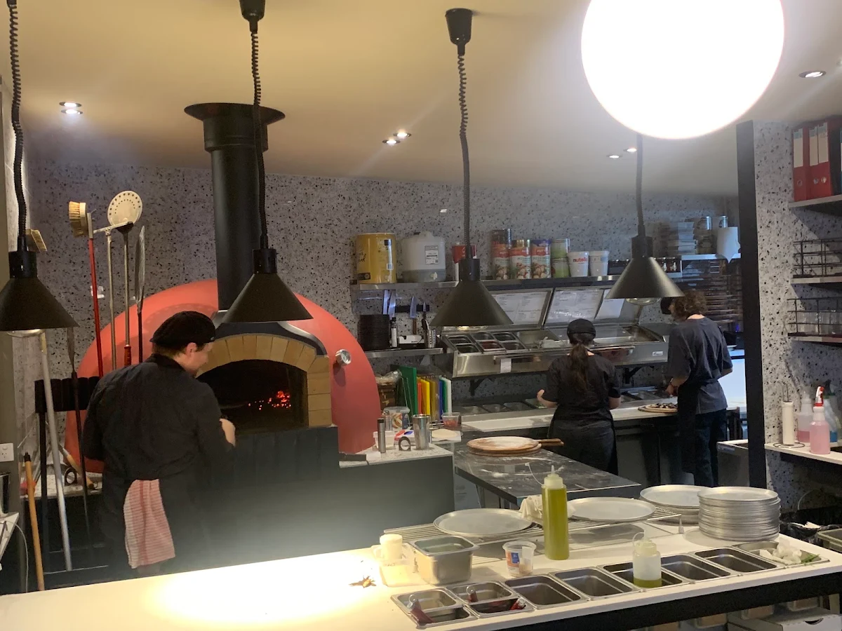 Vibe, Hepburn Pizza