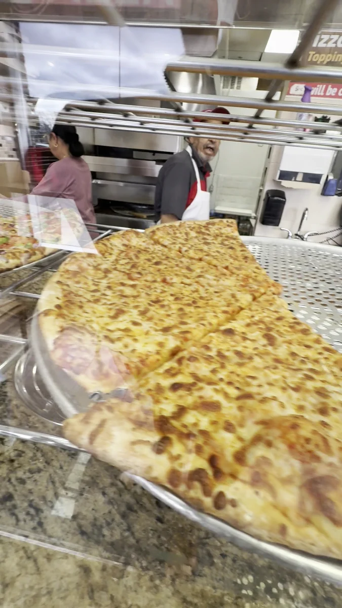 Food & drink, Moga's Pizza