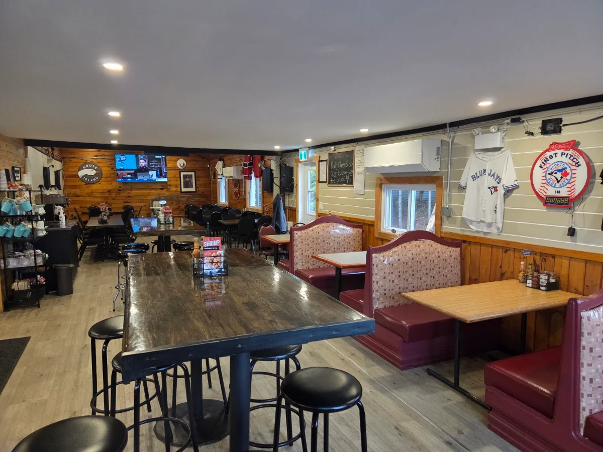 Vibe, Scooters Bar & Grill