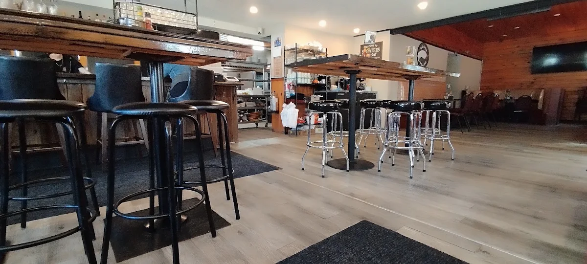 Vibe, Scooters Bar & Grill