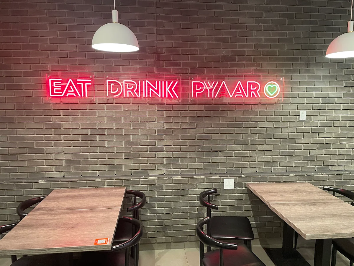 Vibe, Junction - Indian Street Food (Winnipeg)
