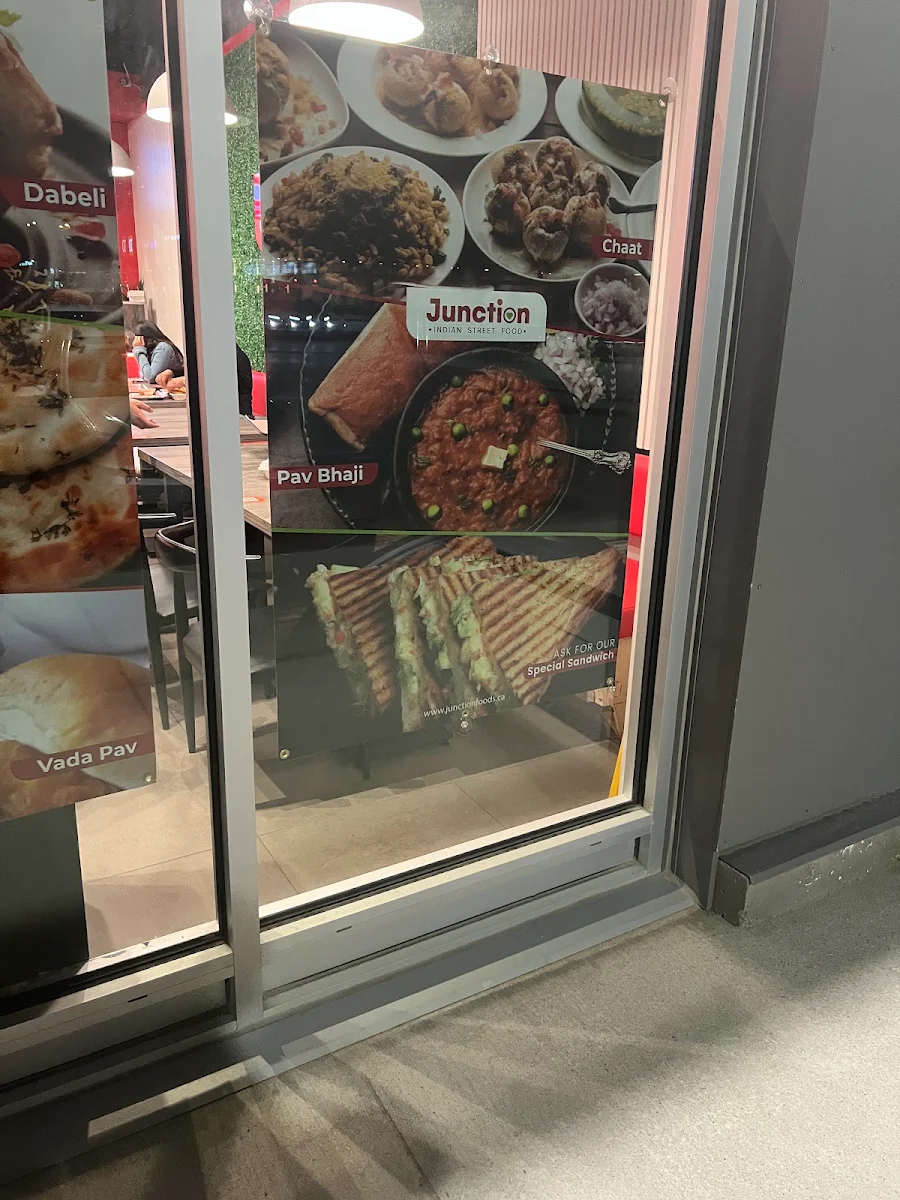 Vibe, Junction - Indian Street Food (Winnipeg)