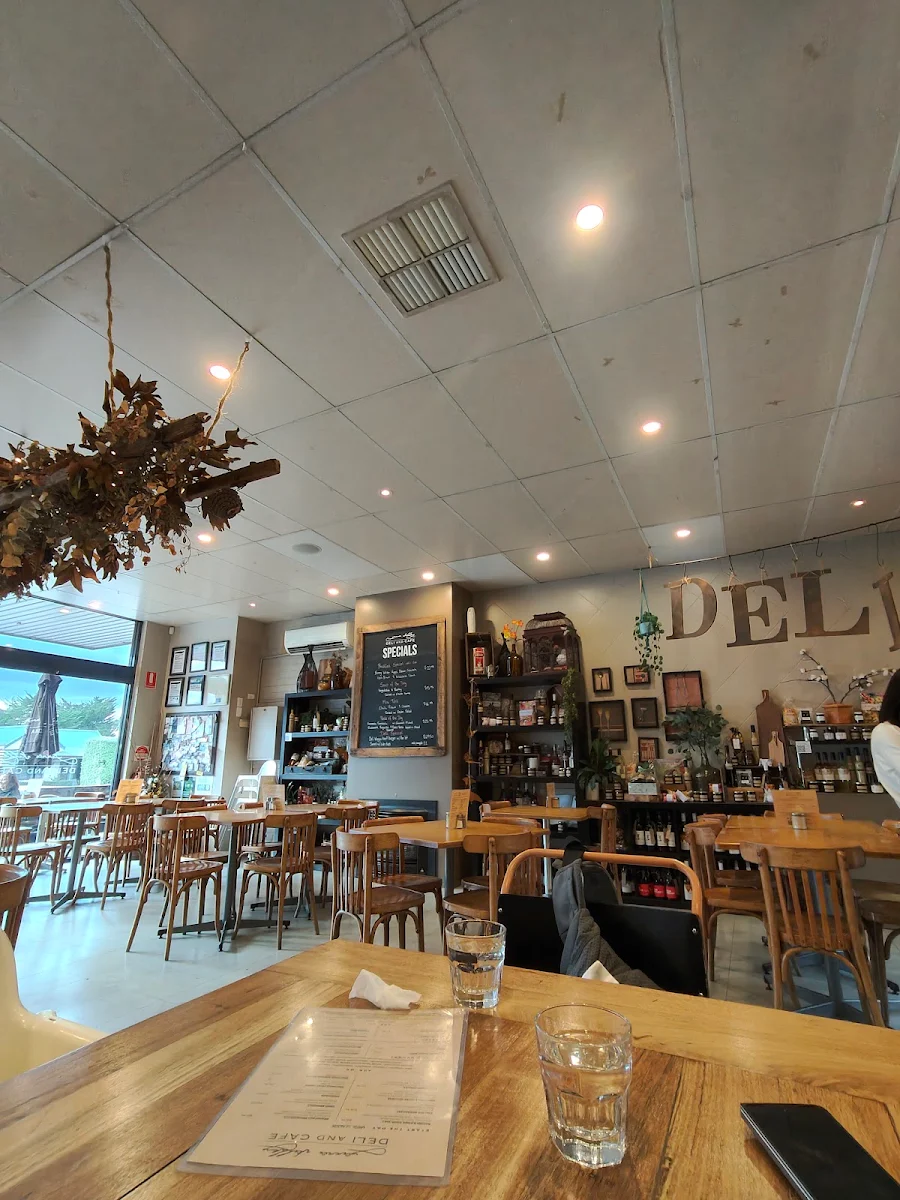 Vibe, Yarra Valley Deli and Cafe