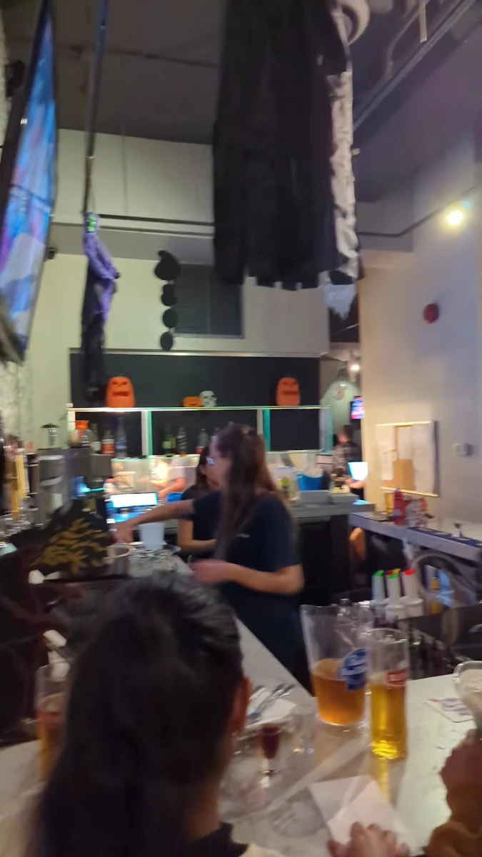Vibe, W Burger Bar