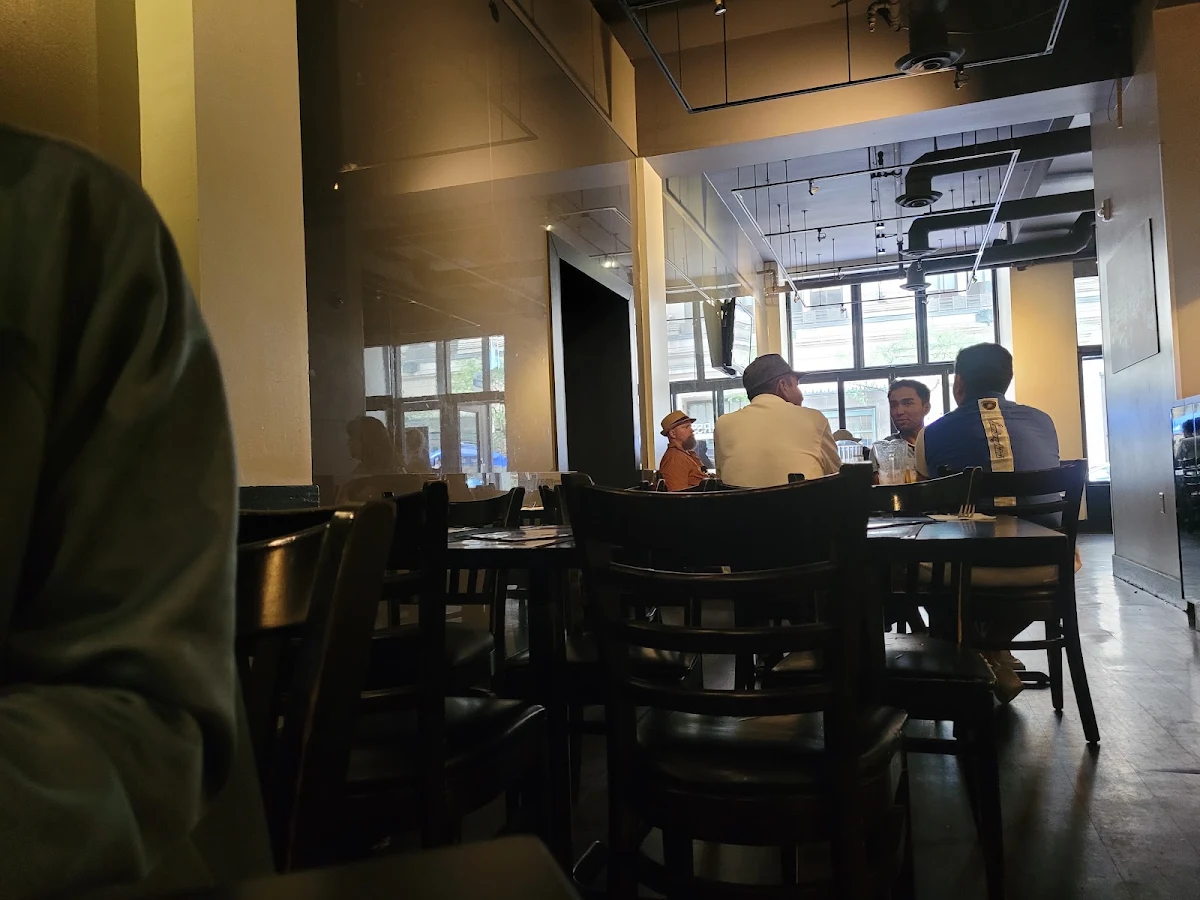 Vibe, W Burger Bar