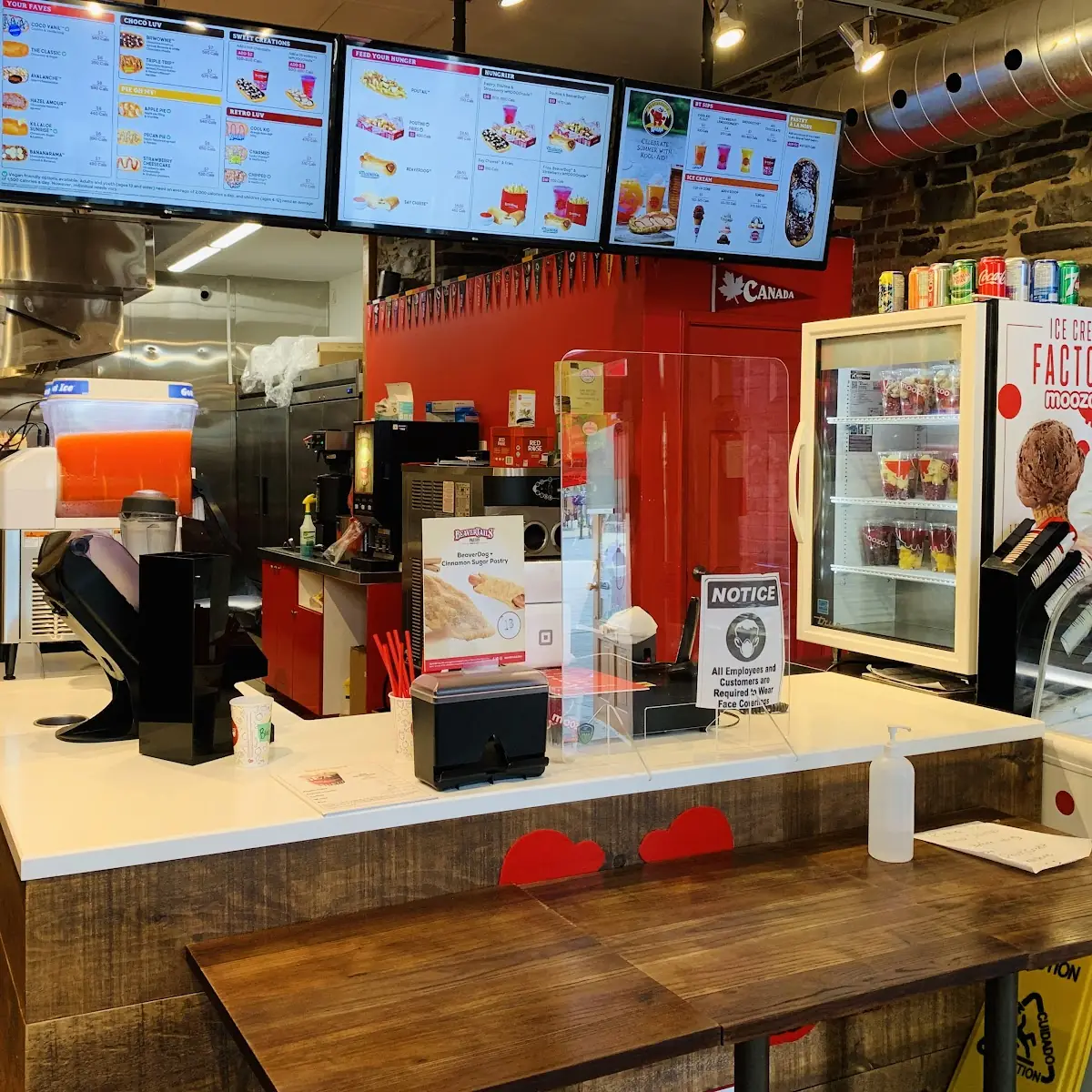 Vibe, BeaverTails- Queues de Castor (Kingston Market St.)