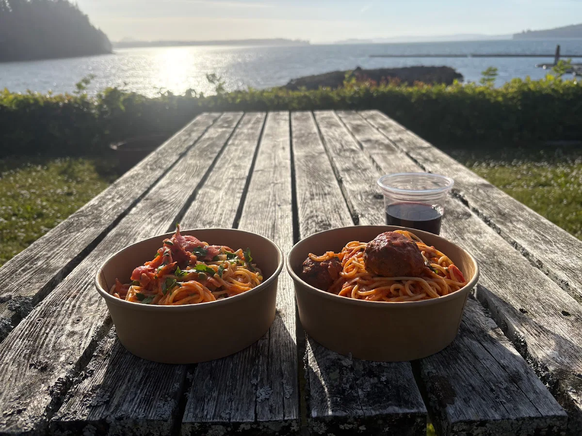 Food & drink, Roxy's Diner Food Truck at Alder Bay